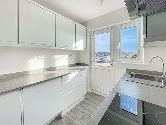 2 Bedroom Apartment To Rent In Park Road, Cowes, PO31