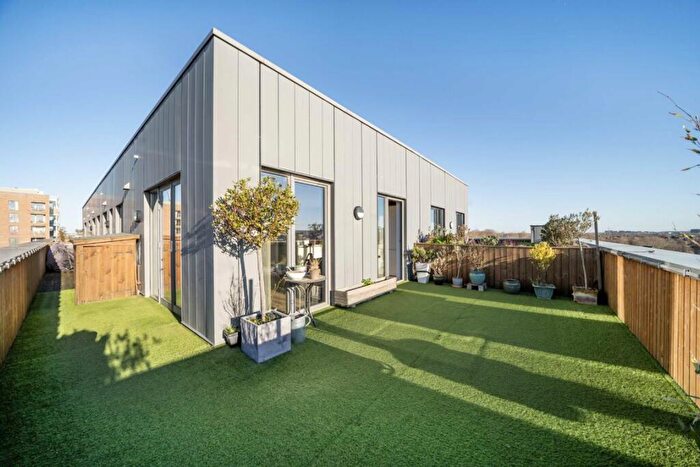 2 Bedroom Flat For Sale In Robertson Road, Canning Town, E16