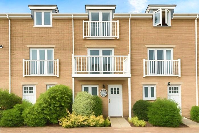 3 Bedroom Terraced House For Sale In New Hampshire Street, Reading, Berkshire, RG2