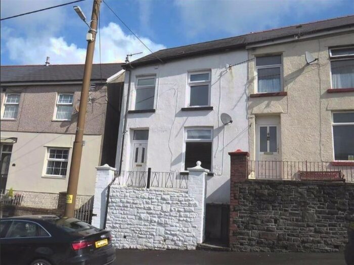 3 Bedroom Property To Rent In Brynhyfryd Street, Tonypandy, CF40
