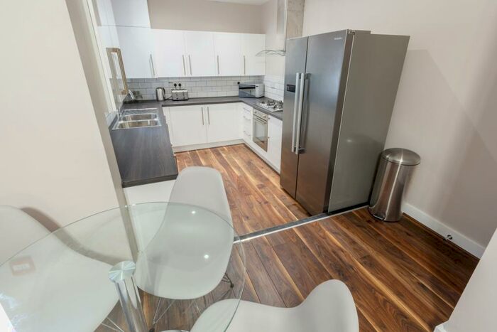 6 Bedroom Terraced House To Rent In Halsbury Road, L6