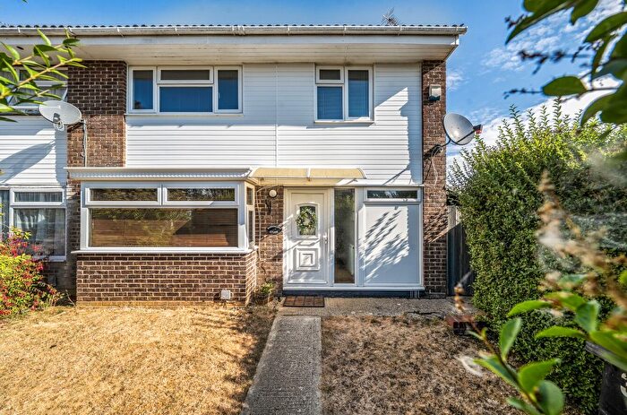 3 Bedroom Semi-Detached House For Sale In Barrington Close, Liden, Swindon, SN3