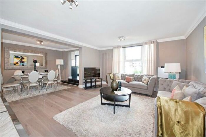 3 Bedroom Flat To Rent In St John's Wood Park, St John's Wood, London, NW8