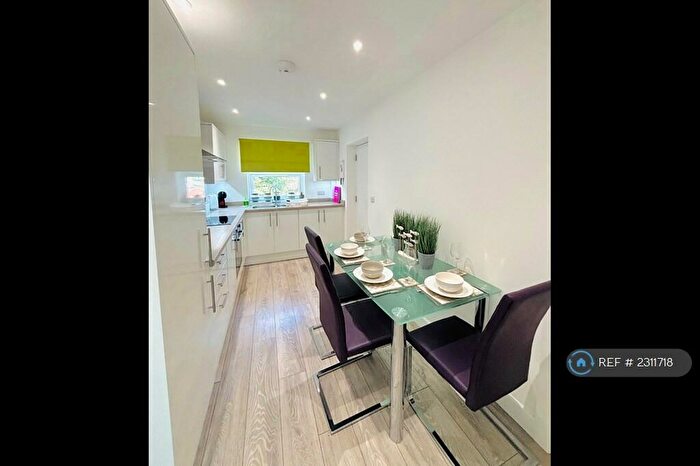 4 Bedroom Flat To Rent In Richmond Avenue, West Sussex, PO21