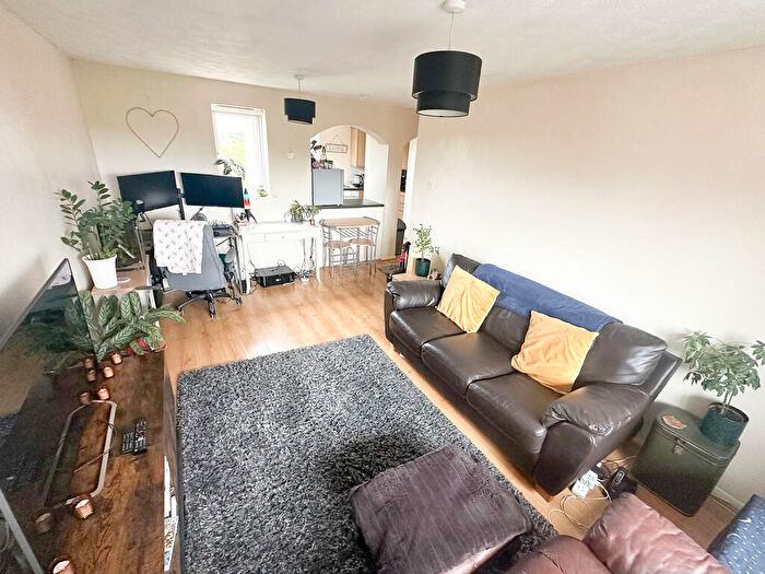 1 Bedroom Flat To Rent In Parklands, Rochford, SS4
