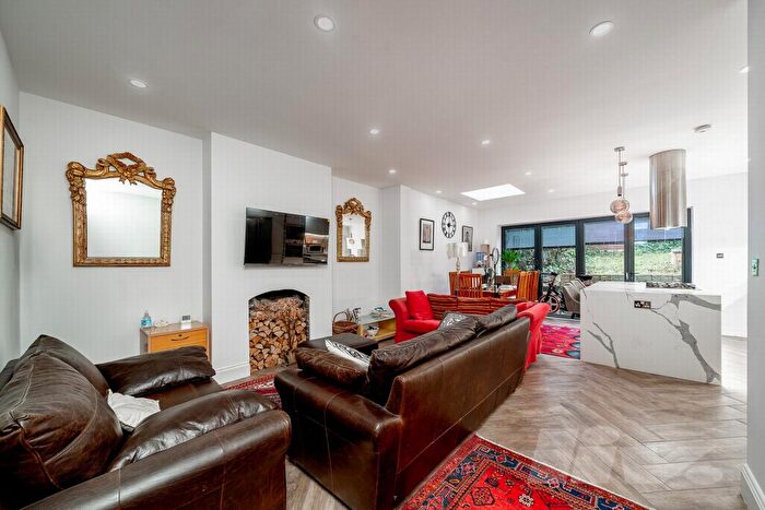 5 Bedroom House For Sale In Palmerston Crescent, Palmers Green, N13