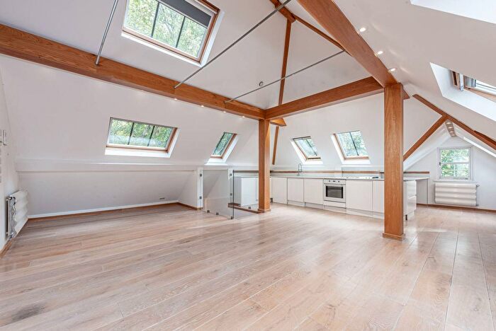 2 Bedroom Flat To Rent In Heysham Lane, Hampstead, London, NW3