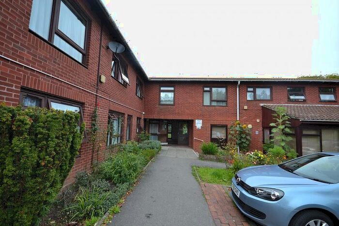 1 Bedroom Flat To Rent In Willow Glen, St Leonards On Sea, TN37