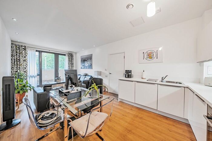 1 Bedroom Flat To Rent In Stewarts Road, London, SW8