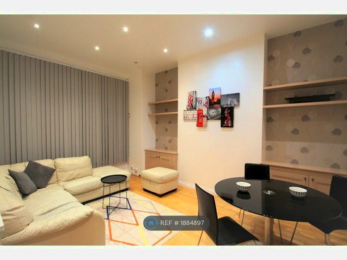 3 Bedroom Flat To Rent In London, London, N4