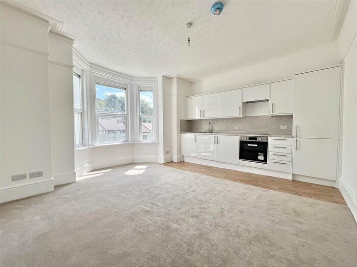 1 Bedroom Flat For Sale In St James's Road, Hastings, TN34