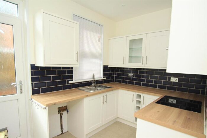 2 Bedroom Maisonette To Rent In Curzon Road, Bournemouth, BH1