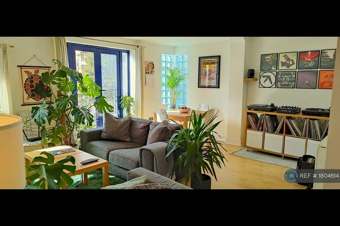 2 Bedroom Flat To Rent In Cavendish Road, Manchester, M20