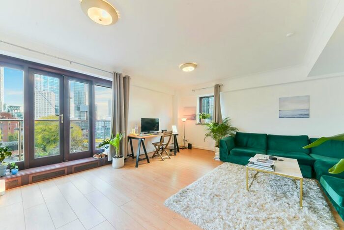 2 Bedroom Flat To Rent In Elm Quay Court, Nine Elms, London, SW8