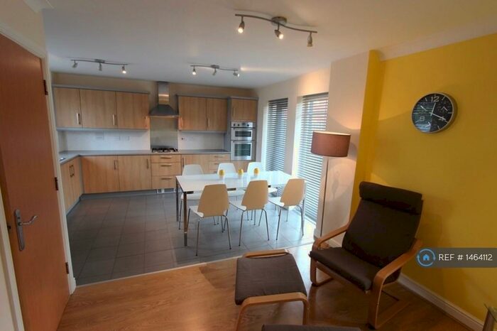 3 Bedroom Semi-Detached House To Rent In Drayton Street, Manchester, M15