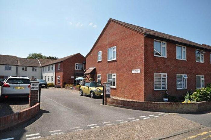 1 Bedroom Flat For Sale In North Street, Walton-on-the-naze, CO14