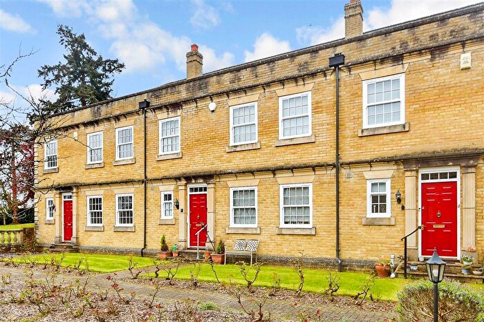 4 Bedroom Link Detached House For Sale In Turners Hill Road, East Grinstead, West Sussex, RH19