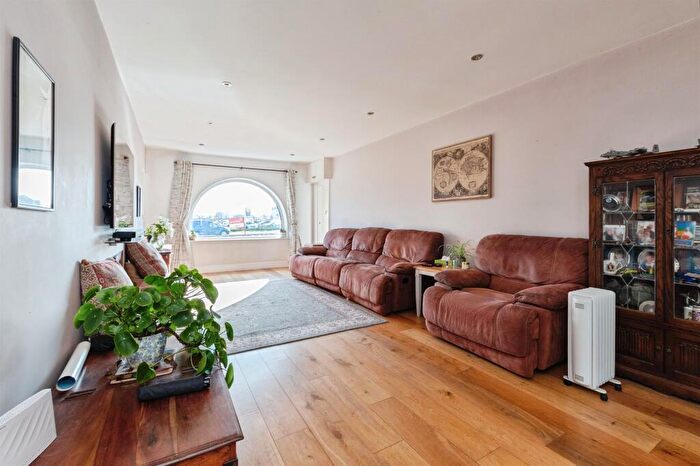 4 Bedroom Detached House For Sale In Christchurch Road, West Parley, Ferndown, BH22