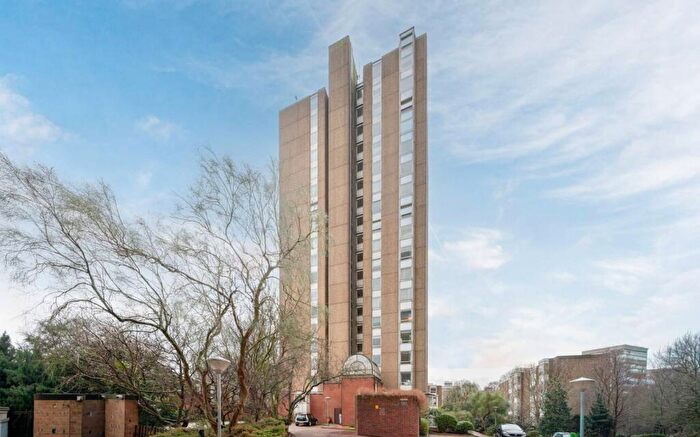 2 Bedroom Flat For Sale In Osprey Heights, Battersea, London, SW11