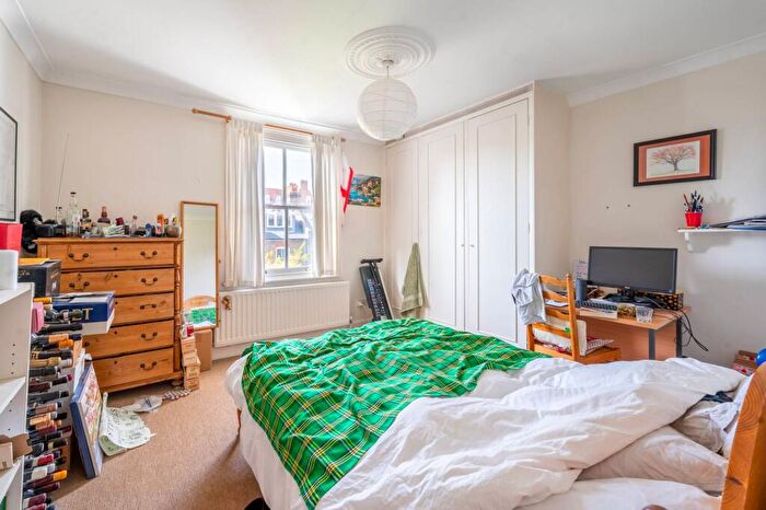 2 Bedroom Flat To Rent In Cavendish Road, Balham, London, SW12