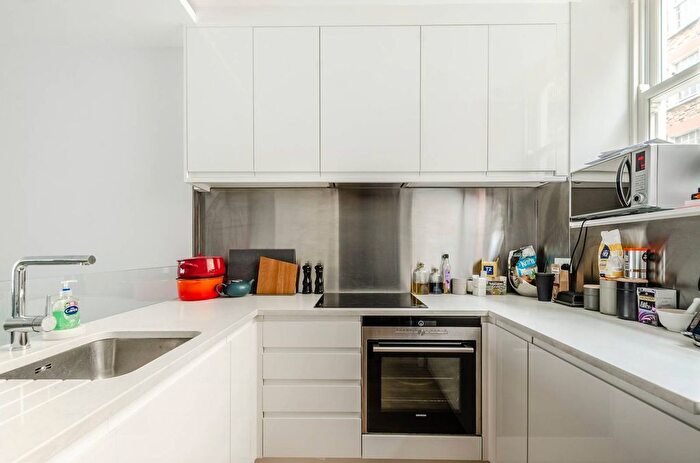 2 Bedroom Flat For Sale In Gosfield Street, Fitzrovia, London, W1W