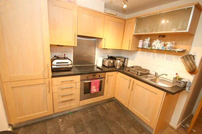 1 Bedroom Flat For Sale In Langcliffe Place, Stoneclough, Radcliffe, M26