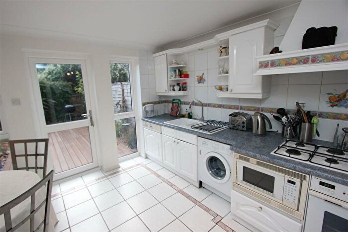 3 Bedroom Town House To Rent In Torrington Place, Wapping, E1W