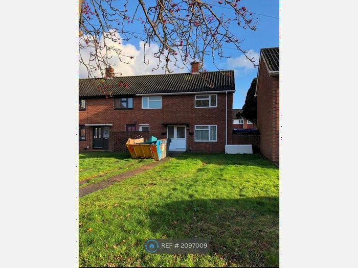3 Bedroom Semi-Detached House To Rent In Graham Square, Norwich, NR7