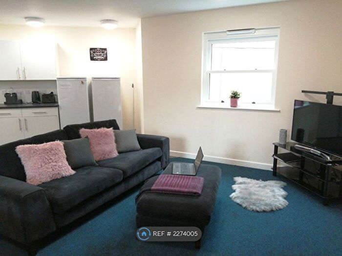 6 Bedroom Flat To Rent In Moss Yard, Leamington Spa, CV31