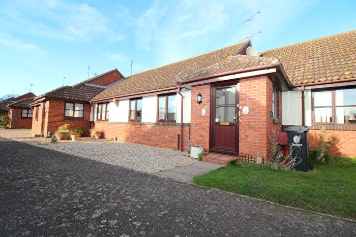 1 Bedroom Bungalow To Rent In Priory Park, Botanical Way, St. Osyth, Clacton-on-Sea, CO16