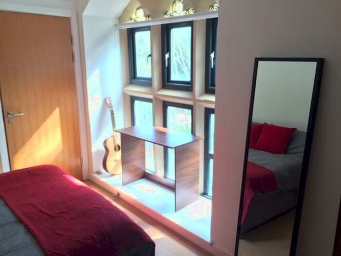 6 Bedroom Flat To Rent In Oxford Street, Sheffield, S6