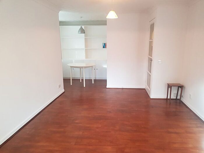 1 Bedroom Flat To Rent In Kingswood Drive, London, SE19