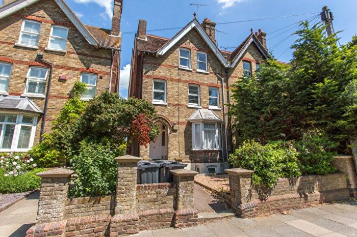 2 Bedroom Flat To Rent In Old Dover Road, Canterbury, CT1