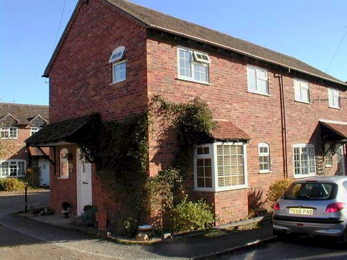 2 Bedroom Property To Rent In Chapel Street Wellesbourne, CV35