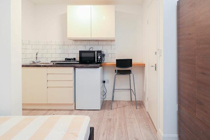 Studio To Rent In Camden High Street, NW1