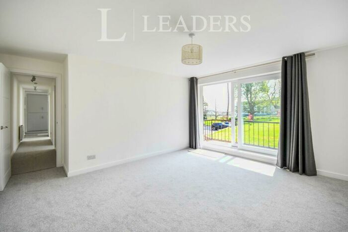 2 Bedroom Apartment To Rent In Belle Vue Road, Bournemouth, BH6