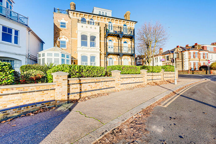 2 Bedroom Apartment To Rent In Westcliff Parade, Westcliff-on-Sea, SS0