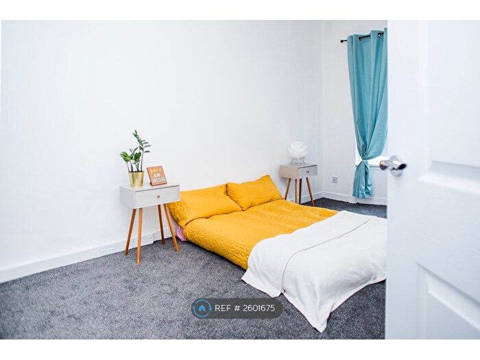 2 Bedroom Flat To Rent In Croftfoot Road, Glasgow, G44