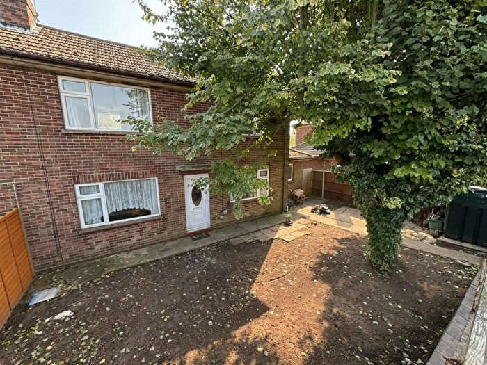 3 Bedroom Semi-Detached House For Sale In Hurn Bank, Holbeach, Spalding, PE12