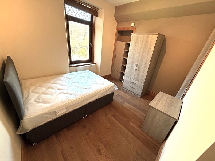 3 Bedroom Flat To Rent In North Deeside Road, Cults, Aberdeen, AB15