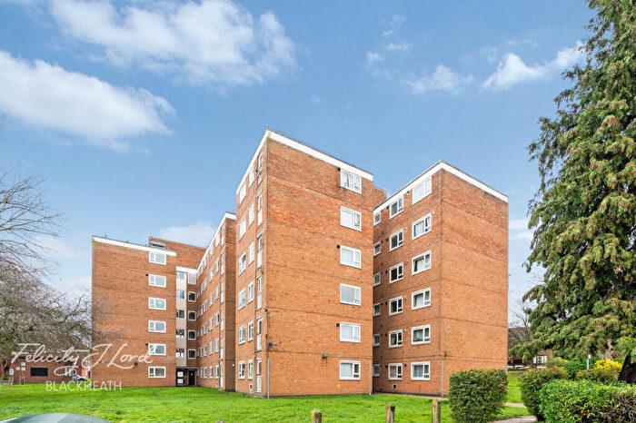 1 Bedroom Flat For Sale In Kirkham Street, Plumstead, SE18