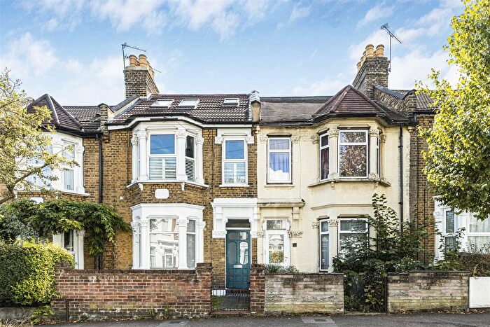 2 Bedroom Flat To Rent In Barrett Road, Walthamstow, London, E17