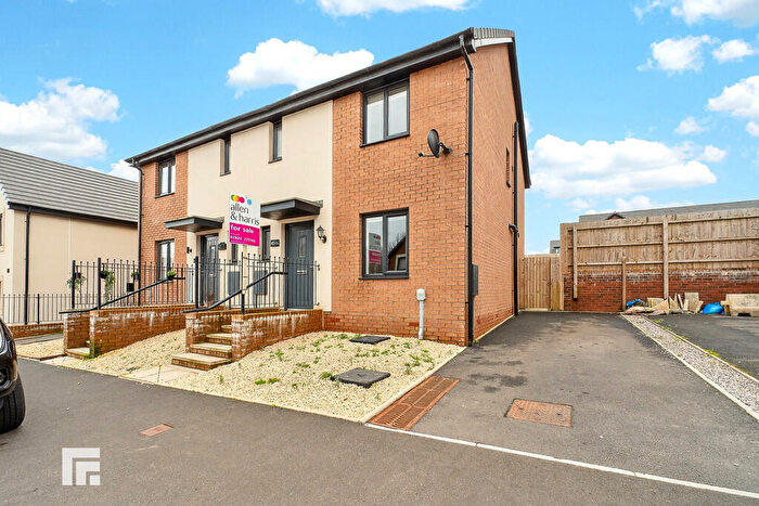 3 Bedroom Semi Detached House For Sale In Gwern Gwynfael, Capel Llanilltern, Cardiff, CF5