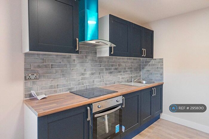Studio To Rent In Hendon Way, London, NW2