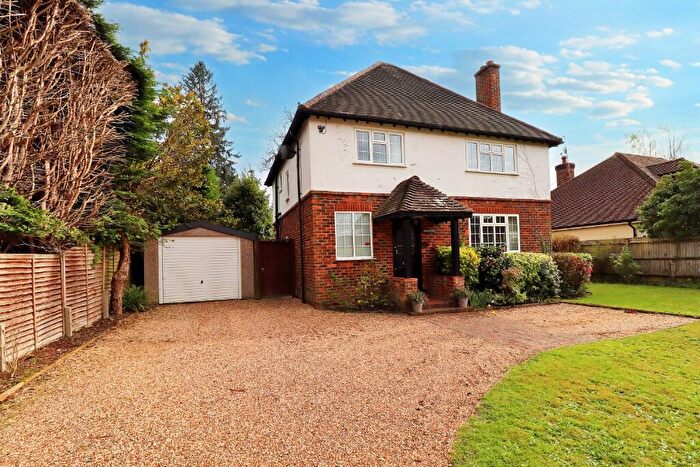 1 Bedroom Detached House To Rent In Edwin Road, KT24