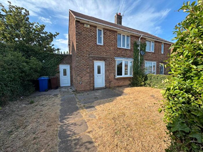 2 Bedroom Semi-Detached House To Rent In St Ives Cres, Grimsby, DN34