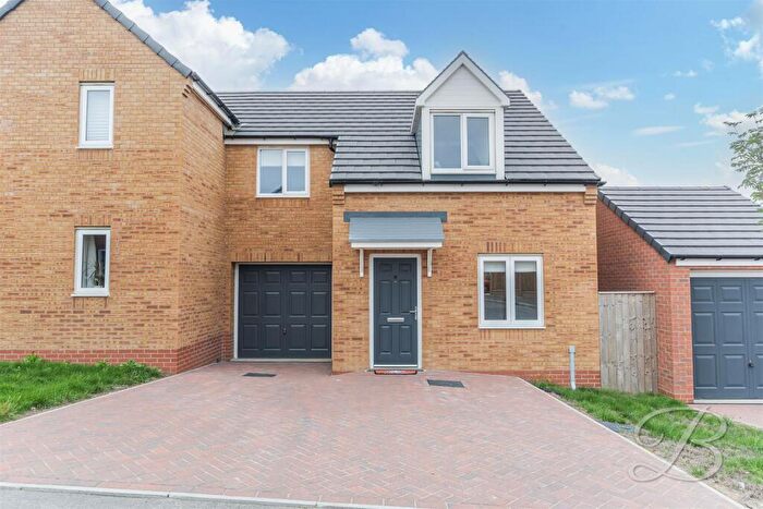 3 Bedroom Semi-Detached House For Sale In Mistletoe Way, Sutton In Ashfield, NG17