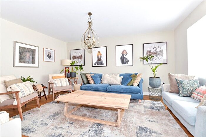 3 Bedroom Detached House For Sale In Collier Street, Yalding, Maidstone, Kent, ME18