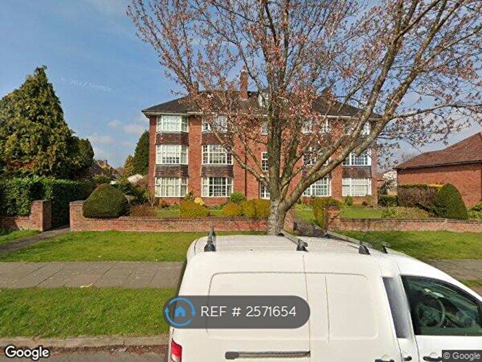 2 Bedroom Flat To Rent In Neville Court, Birmingham, B13