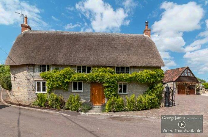 5 Bedroom Property For Sale In Knole, Somerset, TA10